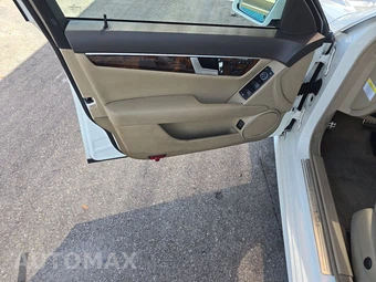 2013 Mercedes-Benz C 250 Sedan - miniatura 9
