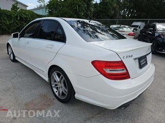 2013 Mercedes-Benz C 250 Sedan – miniatura 2