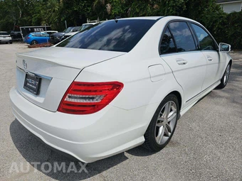 2013 Mercedes-Benz C 250 Sedan – miniatura 3