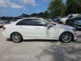 2013 Mercedes-Benz C 250 Sedan – miniatura 4