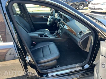 2013 Mercedes-Benz C 250 Sedan – miniatura 10