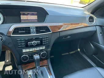 2013 Mercedes-Benz C 250 Sedan – miniatura 13
