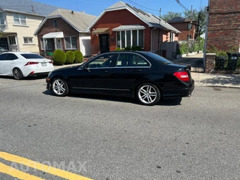 2013 Mercedes-Benz C 250 Sedan – miniatura 3