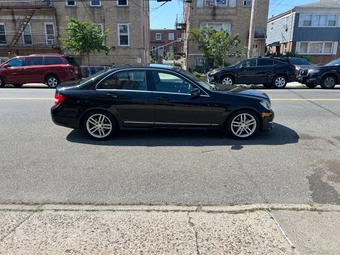 2013 Mercedes-Benz C 250 Sedan – miniatura 4