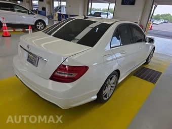 2013 Mercedes-Benz C 250 Sedan - miniatura 4