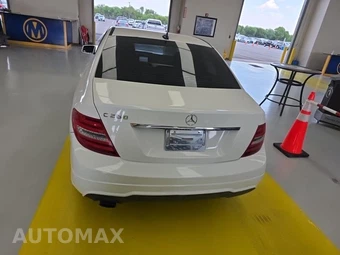 2013 Mercedes-Benz C 250 Sedan - miniatura 5