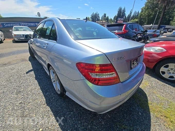 2013 Mercedes-Benz C 250 Sedan – miniatura 2