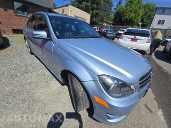 2013 Mercedes-Benz C 250 Sedan – miniatura 4