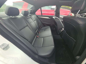 2013 Mercedes-Benz C 250 Sedan – miniatura 16