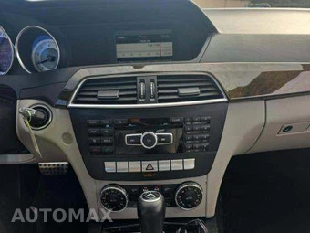 2013 Mercedes-Benz C 250 Sedan – miniatura 10