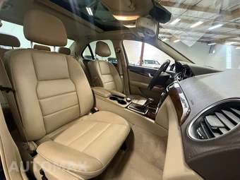 2013 Mercedes-Benz C 250 Sedan - miniatura 13