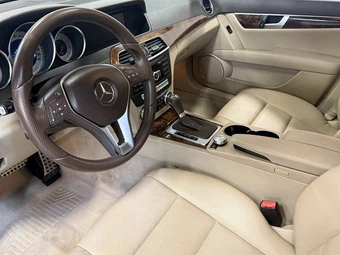 2013 Mercedes-Benz C 250 Sedan - miniatura 17