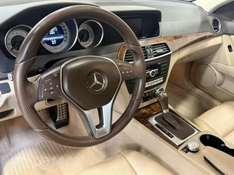2013 Mercedes-Benz C 250 Sedan - miniatura 18