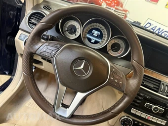 2013 Mercedes-Benz C 250 Sedan - miniatura 19