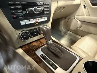 2013 Mercedes-Benz C 250 Sedan - miniatura 25