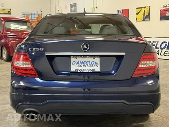 2013 Mercedes-Benz C 250 Sedan - miniatura 7