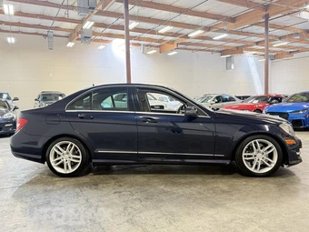 2013 Mercedes-Benz C 250 Sedan - miniatura 9