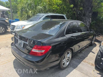 2013 Mercedes-Benz C 250 Sedan – miniatura 3