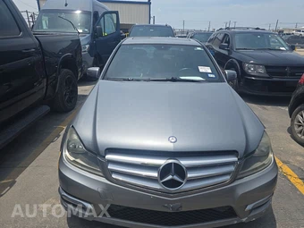 2013 Mercedes-Benz C 250 Sedan – miniatura 2