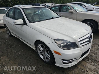 2013 Mercedes-Benz C 300 4MATIC Sedan – miniatura 3
