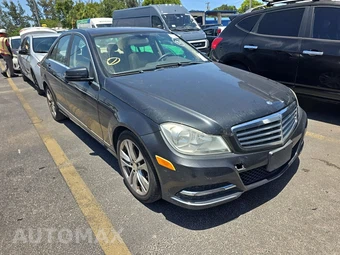 2013 Mercedes-Benz C 300 4MATIC Sedan – miniatura 3