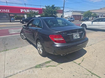 2013 Mercedes-Benz C 300 4MATIC Sedan - miniatura 2