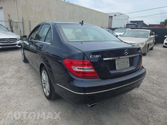 2013 Mercedes-Benz C 300 4MATIC Sedan - miniatura 2