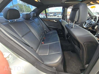 2013 Mercedes-Benz C 300 4MATIC Sedan - miniatura 13