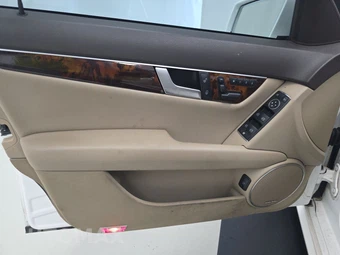 2013 Mercedes-Benz C 300 4MATIC Sedan – miniatura 9