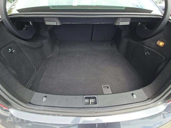 2013 Mercedes-Benz C 350 Sedan - miniatura 11
