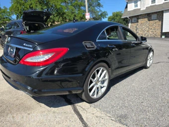 2013 Mercedes-Benz CLS 550 4MATIC – miniatura 3