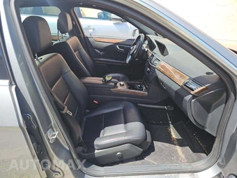 2013 Mercedes-Benz E 350 4MATIC Sedan – miniatura 18