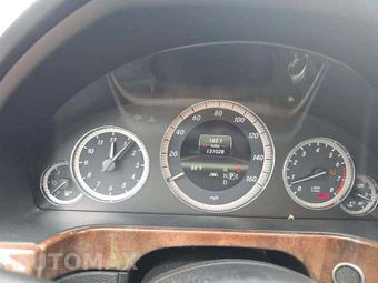 2013 Mercedes-Benz E 350 4MATIC Sedan – miniatura 9