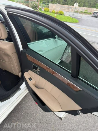 2013 Mercedes-Benz E 350 4MATIC Sedan – miniatura 5