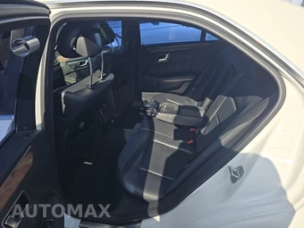 2013 Mercedes-Benz E 350 Sedan - miniatura 13