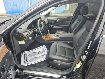 2013 Mercedes-Benz E 350 Sedan – miniatura 3