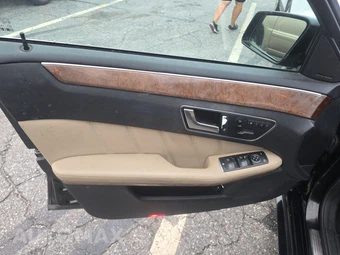 2013 Mercedes-Benz E 350 Sedan - miniatura 9