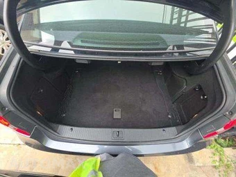 2013 Mercedes-Benz E 550 4MATIC Sedan – miniatura 14