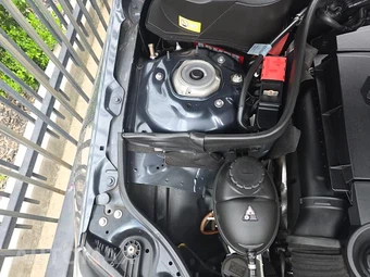 2013 Mercedes-Benz E 550 4MATIC Sedan – miniatura 32