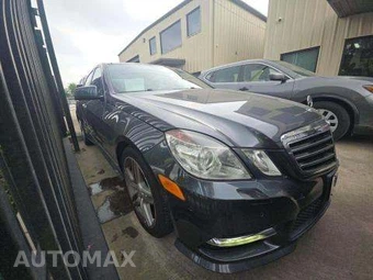 2013 Mercedes-Benz E 550 4MATIC Sedan – miniatura 4