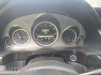 2013 Mercedes-Benz E 550 4MATIC Sedan – miniatura 9