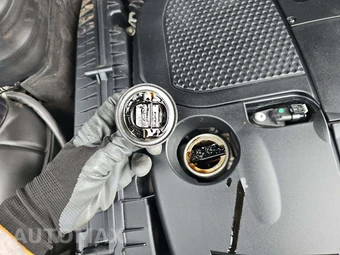 2013 Mercedes-Benz GLK 350 - miniatura 32