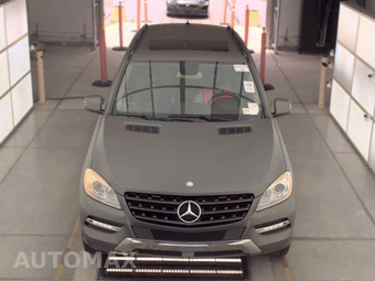 2013 Mercedes-Benz ML 350 - miniatura 2