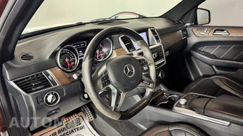 2013 Mercedes-Benz ML 63 AMG - miniatura 14