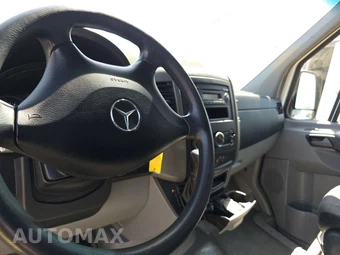 2013 Mercedes-Benz Sprinter 2500 Cargo Van Standard Roof 144.3" WB – miniatura 10