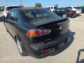 2013 Mitsubishi Lancer ES Sedan