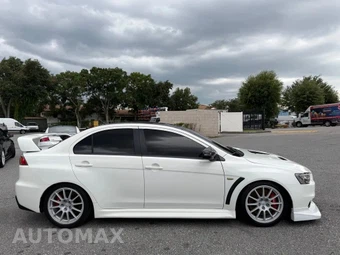 2013 Mitsubishi Lancer Evolution GSR - miniatura 18
