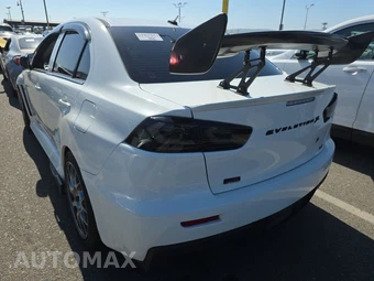 2013 Mitsubishi Lancer Evolution MR - miniatura 6