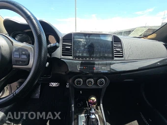 2013 Mitsubishi Lancer Evolution MR - miniatura 11