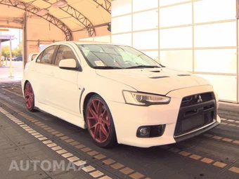 2013 Mitsubishi Lancer Evolution MR - miniatura 3